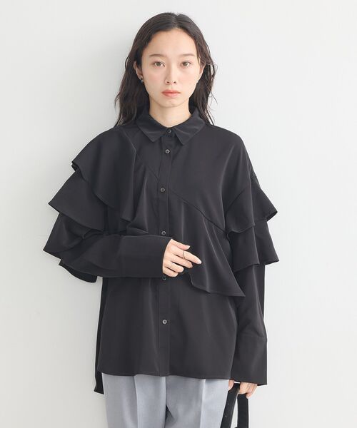 earth music&ecology(アースミュージックアンドエコロジー)の「アシメラッフルシャツ(シャツ/ブラウス・レディース・ブラック/サックスブルー/オフホワイト・FREE)」の13枚目の写真