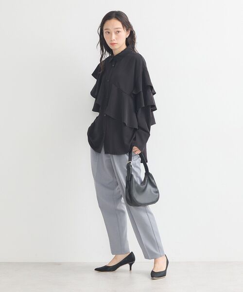 earth music&ecology(アースミュージックアンドエコロジー)の「アシメラッフルシャツ(シャツ/ブラウス・レディース・ブラック/サックスブルー/オフホワイト・FREE)」の19枚目の写真