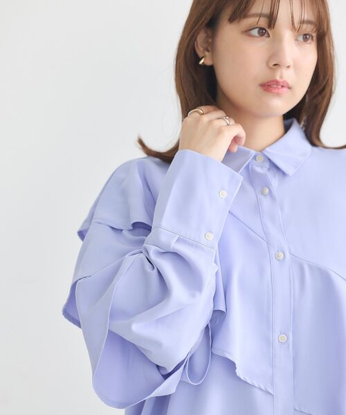 earth music&ecology(アースミュージックアンドエコロジー)の「アシメラッフルシャツ(シャツ/ブラウス・レディース・ブラック/サックスブルー/オフホワイト・FREE)」の22枚目の写真