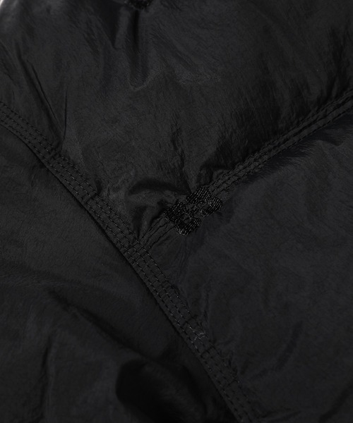 GANNI（ガニー）の「Nylon Tech Puffer Midi Jacket（ダウンジャケット/コート・レディース・ブラック・S/M）」の9枚目の写真