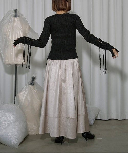 Ezick(エジック)の「Too ribbon レースアップリブニット(ニット/セーター・レディース・アイボリー/ブラック/グレー・FREE)」の18枚目の写真