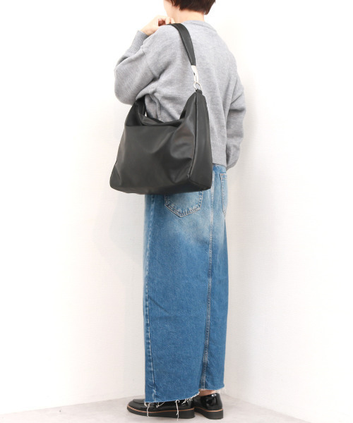 cache cache(カシュ カシュ)の「カシュカシュ cachecache / ソフト合皮スクエアホーボーショルダーバッグ(ショルダーバッグ・レディース・ブラック/アイボリー/ベージュ系その他・FREE)」の9枚目の写真