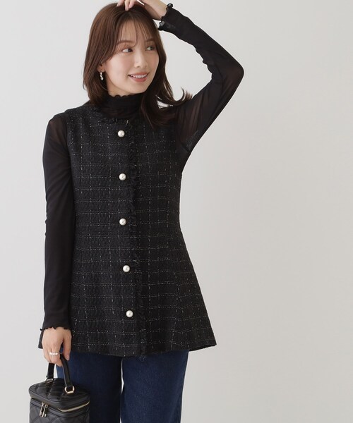 couture brooch（クチュールブローチ）の「パール調ボタンツイード