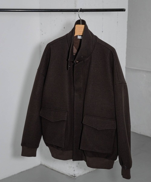 SENSE OF PLACE by URBAN RESEARCH（センスオブプレイスバイアーバンリサーチ）の「『ユニセックス』『UR TECH』カットメルトンブルゾン（ブルゾン・メンズ・ライトグレー/ダークブラウン/ブラック・MEDIUM/LARGE）」の3枚目の写真