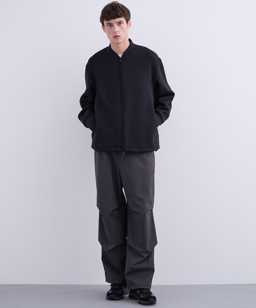 UNITED TOKYO（ユナイテッドトウキョウ）の「Aeroダンボールボンバージャケット（ブルゾン・メンズ・グレイッシュベージュ/ライトグレー/ブラック・2/1）」の15枚目の写真