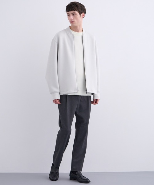 UNITED TOKYO（ユナイテッドトウキョウ）の「Aeroダンボールボンバージャケット（ブルゾン・メンズ・グレイッシュベージュ/ライトグレー/ブラック・2/1）」の4枚目の写真