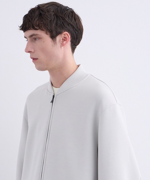 UNITED TOKYO（ユナイテッドトウキョウ）の「Aeroダンボールボンバージャケット（ブルゾン・メンズ・グレイッシュベージュ/ライトグレー/ブラック・2/1）」の19枚目の写真