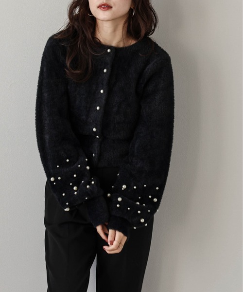 AMELY(エミリー)の「2wayパール袖ニットカーディガン(ニット/セーター・レディース・アイボリー/ブラック/グレー・フリー)」の17枚目の写真