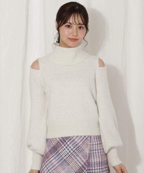 WILLSELECTION（ウィルセレクション）の「ショルダースリットオフタートルフェザーニット（ニット/セーター・レディース・ブラック/オフホワイト/ベージュ/ピンク・FREE）」の5枚目の写真