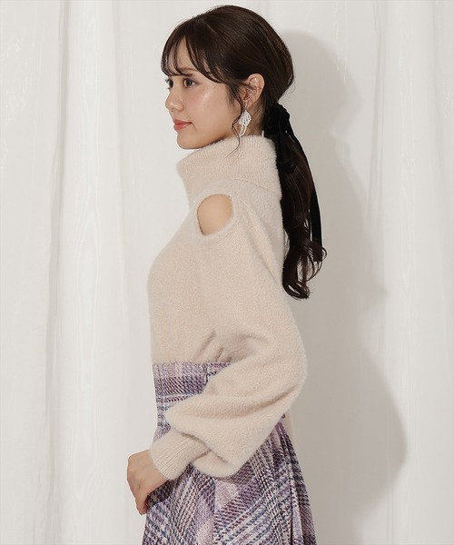 WILLSELECTION（ウィルセレクション）の「ショルダースリットオフタートルフェザーニット（ニット/セーター・レディース・ブラック/オフホワイト/ベージュ/ピンク・FREE）」の18枚目の写真