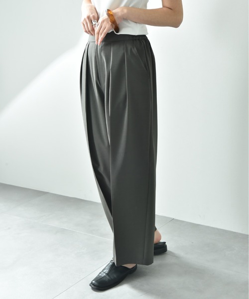 CLOCHE（クロシェ）の「【ＣＬＯＣＨＥ】Ｒｅｆｌａｘ　ＥＣＯウェザーストレッチテーパードパンツ（その他パンツ・レディース・ブラック/チャコールグレー・FREE）」の13枚目の写真