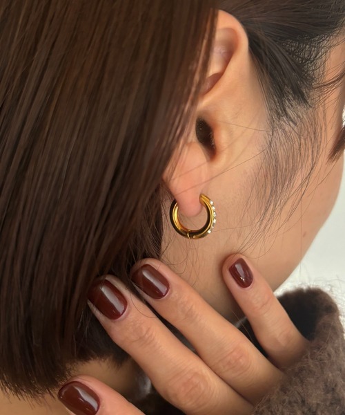 Diliraba(ディリラバ)の「【Diliraba】ステンレス ワンタッチビジューフープ ピアスセット A(ピアス(両耳用)・レディース・ゴールド/シルバー・FREE)」の2枚目の写真
