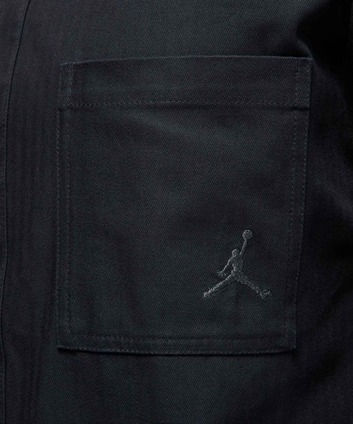 JORDAN BRAND（ジョーダンブランド）の「ジョーダン エッセンシャル メンズボタンダウンシャツ / Jordan Essentials Men's Button-Down Shirt FV7446-010 Black（シャツ/ブラウス・メンズ・ブラック・S/M/L/2XL/XL/XS）」の5枚目の写真