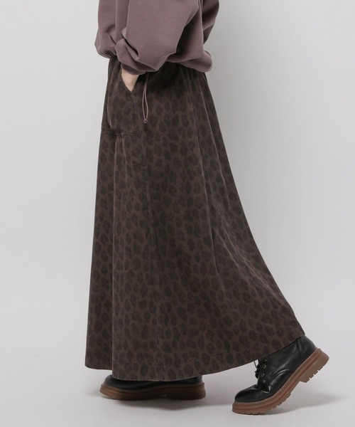 niko and...（ニコアンド）の「ベルトフレアスカート（スカート・レディース・ライトグリーン/クリーム/ライトグレー/インディゴブルー/チャコール/グレー系その他/グレー/ブラック/アニマル/ライトインディゴブルー/サックスブルー/ネイビー/ベージュ/サンドグレー・MEDIUM/LARGE）」の14枚目の写真