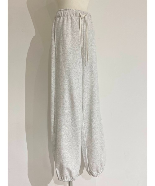 ulu（ウル）の「Easy sweat pants（スウェットパンツ・レディース・グレー・FREE）」の3枚目の写真