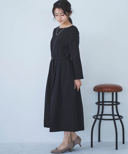 mil(ミル)の「【150㎝前後の小柄さんサイズ】Aライン ウエストタックワンピース(ワンピース・レディース・ライトベージュ/グレイッシュベージュ/ブラック・S/XS)」の7枚目の写真