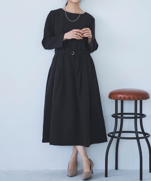 mil(ミル)の「【150㎝前後の小柄さんサイズ】Aライン ウエストタックワンピース(ワンピース・レディース・ライトベージュ/グレイッシュベージュ/ブラック・S/XS)」の8枚目の写真
