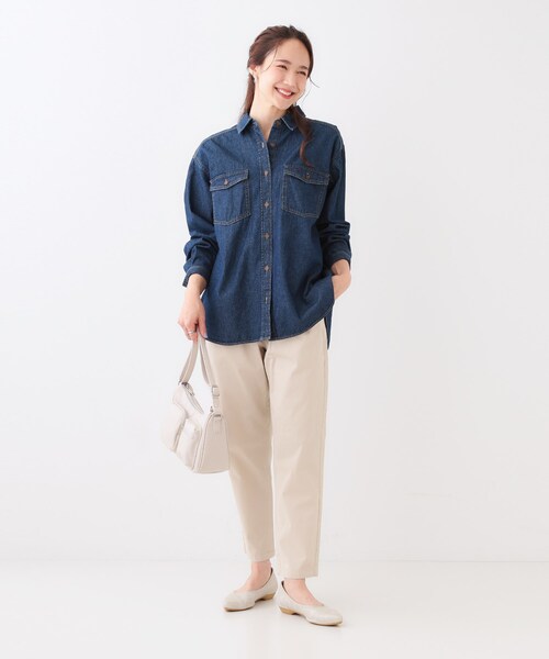 SHOO・LA・RUE(シューラルー)の「【洗える/S-LL】大人のこなれコーデに やわらかデニムシャツ(シャツ/ブラウス・レディース・ブルー/チャコールグレー/ネイビー・02/01/04/03)」の14枚目の写真