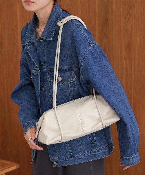 Bab（バブ）の「メタリックオーバルボストンバッグ / ペットボトル収納可能（ボストンバッグ・レディース・オフホワイト/ベージュ/ピンク/ブラック・ONESIZE）」の2枚目の写真