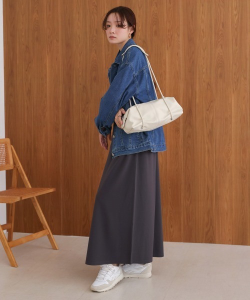 Bab（バブ）の「メタリックオーバルボストンバッグ / ペットボトル収納可能（ボストンバッグ・レディース・オフホワイト/ベージュ/ピンク/ブラック・ONESIZE）」の7枚目の写真