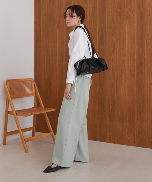 Bab（バブ）の「メタリックオーバルボストンバッグ / ペットボトル収納可能（ボストンバッグ・レディース・オフホワイト/ベージュ/ピンク/ブラック・ONESIZE）」の18枚目の写真