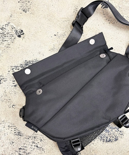NoiR/ノアール（ノアール）の「Hexa shoulder bag / ヘキサ ショルダーバッグ（ショルダーバッグ・メンズ・ブラック系その他/ブラック・FREE）」の6枚目の写真