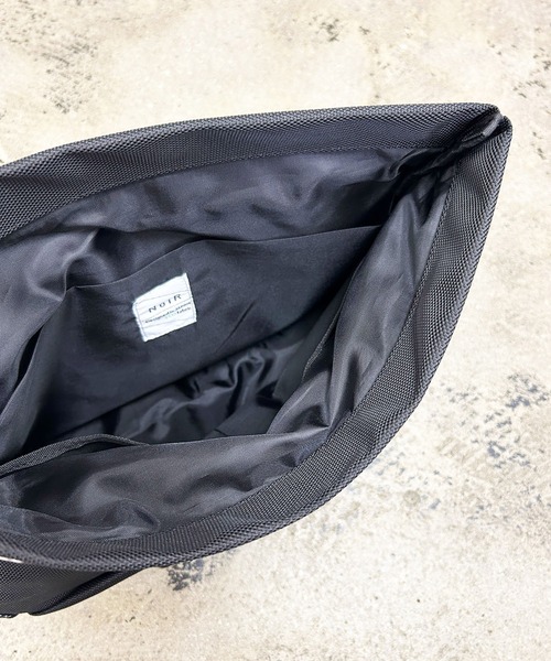 NoiR/ノアール（ノアール）の「Hexa shoulder bag / ヘキサ ショルダーバッグ（ショルダーバッグ・メンズ・ブラック系その他/ブラック・FREE）」の7枚目の写真