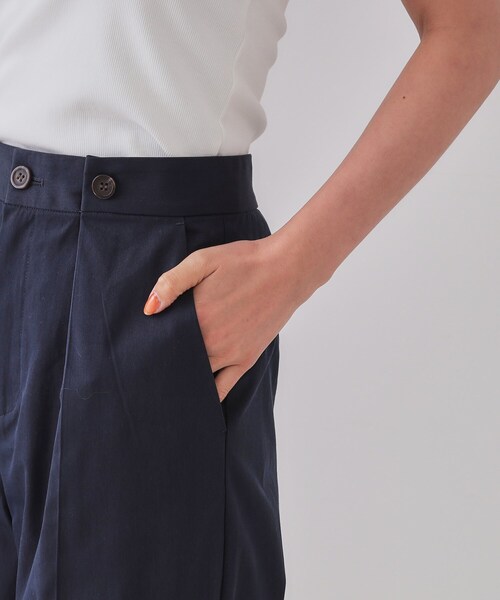 OPAQUE.CLIP（オペークドットクリップ）の「シャンブレーチノワイドパンツ【洗濯機洗い可】（その他パンツ・レディース・ベージュ/ネイビー・38/40/42）」の4枚目の写真