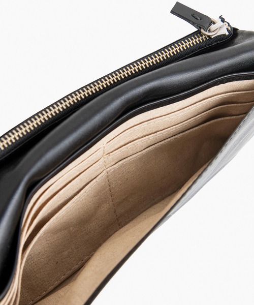 COSMIC WONDER(コズミックワンダー)の「Naturally-tanned leather wallet(財布・レディース・ブラウン/ナチュラル/ブラック・FREE)」の6枚目の写真
