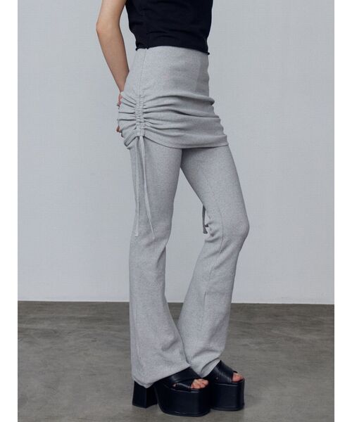 EMODA（エモダ）の「レイヤースカートフィットフレアパンツ（その他パンツ・レディース・ブラック/グレー/ネイビー・FREE）」の3枚目の写真