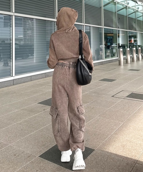 SPIRALGIRL（スパイラルガール）の「立体ポケットドロストスウェットパンツ（スウェットパンツ・レディース・ブラック/ブラウン/ネイビー・FREE）」の17枚目の写真