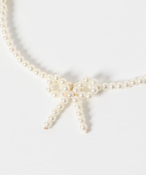 URBAN RESEARCH ROSSO WOMEN（アーバンリサーチ　ロッソ）の「リボンパールショートネックレス（ネックレス・レディース・ホワイト・FREE）」の3枚目の写真