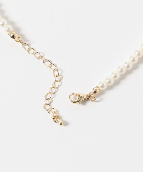 URBAN RESEARCH ROSSO WOMEN（アーバンリサーチ　ロッソ）の「リボンパールショートネックレス（ネックレス・レディース・ホワイト・FREE）」の2枚目の写真