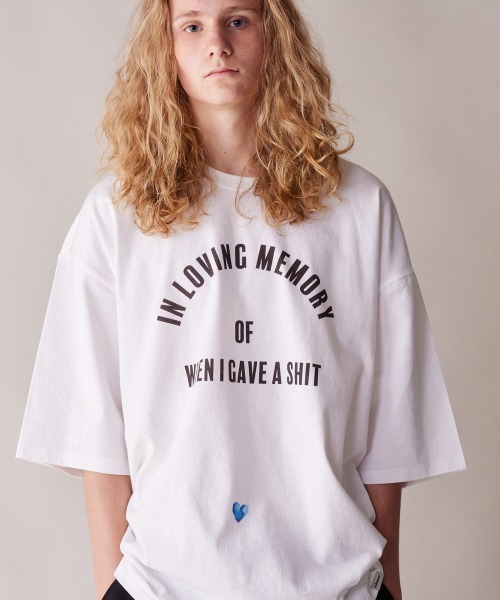 rehacer(レアセル)の「rehacer : Classical College Logo Relax Fit T-shirt / クラシカル カレッジロゴ リラックス フィット Tシャツ(Tシャツ/カットソー・メンズ・ブラック/ホワイト・X-LARGE/LARGE/MEDIUM)」の2枚目の写真