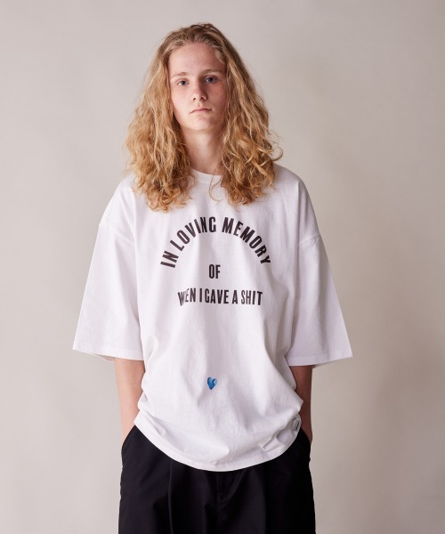 rehacer(レアセル)の「rehacer : Classical College Logo Relax Fit T-shirt / クラシカル カレッジロゴ リラックス フィット Tシャツ(Tシャツ/カットソー・メンズ・ブラック/ホワイト・X-LARGE/LARGE/MEDIUM)」の4枚目の写真