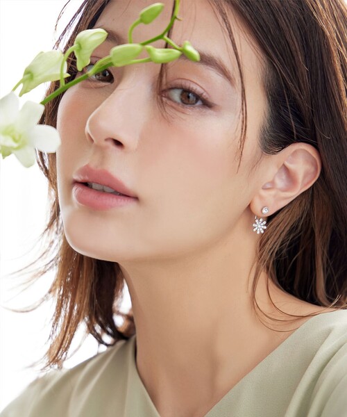 Tiaclasse(ティアクラッセ)の「【金属アレルギー対応】フラワーキャッチピアス(ピアス(両耳用)・レディース・シルバー/ブラック/ゴールド・FREE)」の16枚目の写真