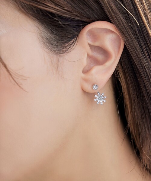 Tiaclasse(ティアクラッセ)の「【金属アレルギー対応】フラワーキャッチピアス(ピアス(両耳用)・レディース・シルバー/ブラック/ゴールド・FREE)」の15枚目の写真