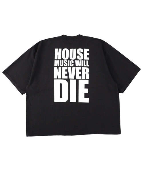 is-ness（イズネス）の「ISNESS MUSIC / イズネス ミュージック HOUSE MUSIC WILL NEVER DIE（Tシャツ/カットソー・メンズ・ホワイト/ブラック・LARGE/MEDIUM）」の3枚目の写真