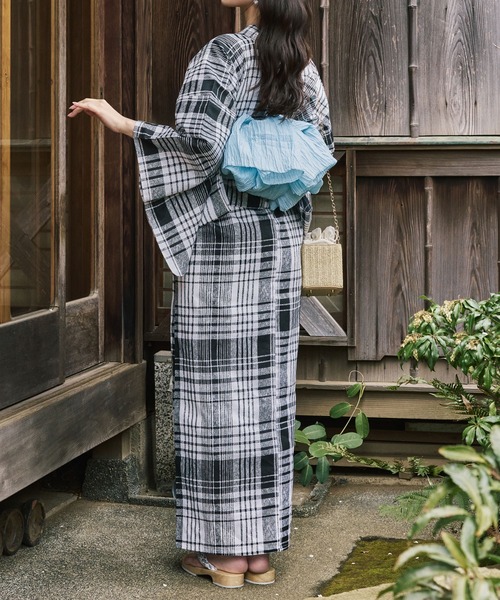 下駄付き浴衣5点セット 浴衣・兵児帯・下駄・腰紐2本《2025新作