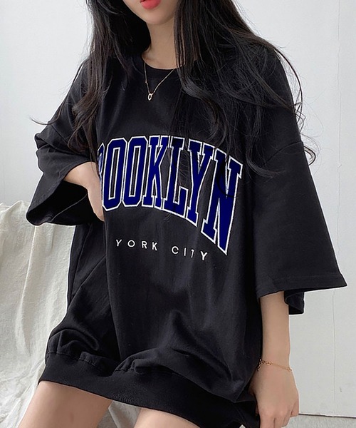 NinaetLina(ニナエリナ)の「BROOKLYNプリントオーバーTシャツ(Tシャツ/カットソー・レディース・グレー/ブラック/ネイビー/アイボリー・FREE)」の1枚目の写真