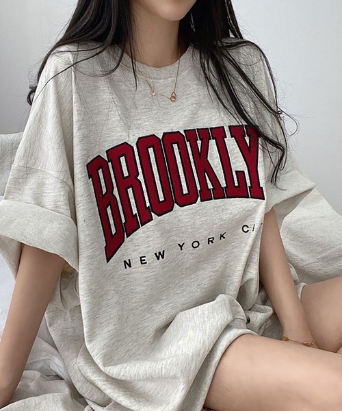 NinaetLina(ニナエリナ)の「BROOKLYNプリントオーバーTシャツ(Tシャツ/カットソー・レディース・グレー/ブラック/ネイビー/アイボリー・FREE)」の6枚目の写真
