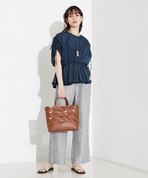 qualite（カリテ）の「ボリュームギャザータックTOP/オフィスカジュアル/夏服/二の腕カバー/パフスリーブ/リボン（シャツ/ブラウス・レディース・ライム/ホワイト/モカ/ネイビー・フリー）」の22枚目の写真