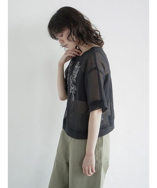 FIKA.(フィーカ)の「Zari embroidered mesh sheer blouse(シャツ/ブラウス・レディース・ブラック/オフホワイト・MEDIUM)」の4枚目の写真
