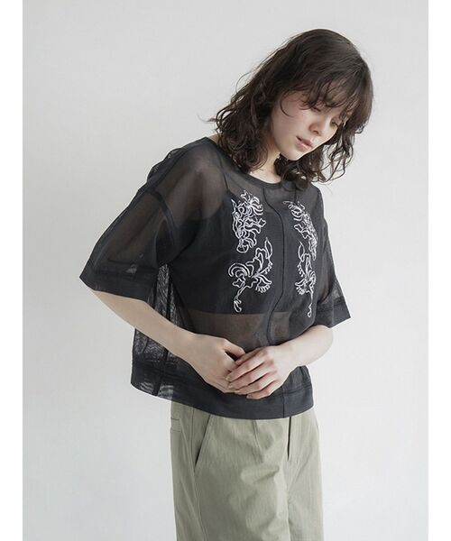 FIKA.(フィーカ)の「Zari embroidered mesh sheer blouse(シャツ/ブラウス・レディース・ブラック/オフホワイト・MEDIUM)」の6枚目の写真