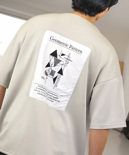 L'atelier(ラトリエ)の「肌触り ストレッチ Tシャツ半袖 ストリート 接触冷感 ロゴ T(Tシャツ/カットソー・メンズ・ホワイト系2/グレー系1/グレー系2/グレー系3/グレー系4/ホワイト系4/ホワイト系1/ブラック系4/ブラック系3/ブラック系2/ブラック系1/ホワイト系3/ダルブルー系1・LL/L/M)」の1枚目の写真