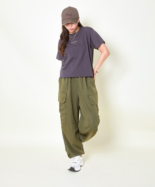 GORGE(ゴージ)の「《ちびロゴ×くりぬき》レディース 半袖Tシャツ カジュアル ベーシック 春夏秋(Tシャツ/カットソー・レディース・オフホワイト/グリーン/チャコール・F)」の7枚目の写真