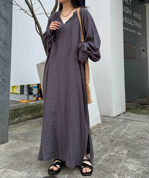 CIAOPANIC TYPY（チャオパニックティピー）の「【きくちゃん企画】リネンレーヨンボリュームスリーブワンピース（ワンピース・レディース・チャコールグレー/レッド/ベージュ・ONE SIZE）」の6枚目の写真