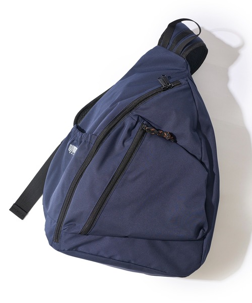 UNIVERSAL OVERALL(ユニバーサルオーバーオール)の「【UNIVERSAL OVERALL】ONIGIRI ONE SHOULDER / オニギリ型 ワンショルダーバッグ(ショルダーバッグ・レディース・ネイビー/ブルー/グレイッシュベージュ/ブラック/カーキ・FREE)」の4枚目の写真