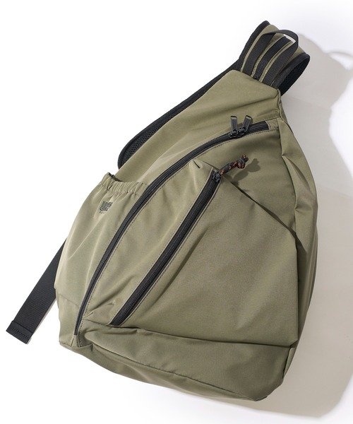 UNIVERSAL OVERALL(ユニバーサルオーバーオール)の「【UNIVERSAL OVERALL】ONIGIRI ONE SHOULDER / オニギリ型 ワンショルダーバッグ(ショルダーバッグ・レディース・ネイビー/ブルー/グレイッシュベージュ/ブラック/カーキ・FREE)」の1枚目の写真