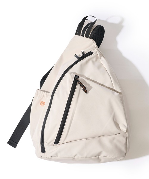 UNIVERSAL OVERALL(ユニバーサルオーバーオール)の「【UNIVERSAL OVERALL】ONIGIRI ONE SHOULDER / オニギリ型 ワンショルダーバッグ(ショルダーバッグ・レディース・ネイビー/ブルー/グレイッシュベージュ/ブラック/カーキ・FREE)」の8枚目の写真